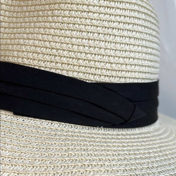 NWOT Cream Straw Sun Hat with Black Band - Picture 2 of 6
